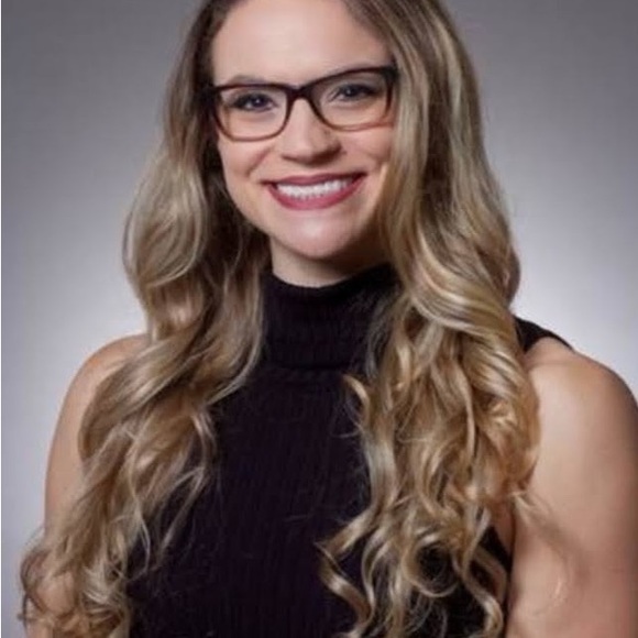 Meet your Posher, Brooke - Picture 3 of 4